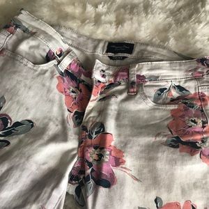 Floral stretch jeans